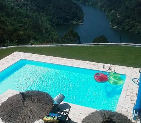 펜션 Quinta Tilias Douro Valley *